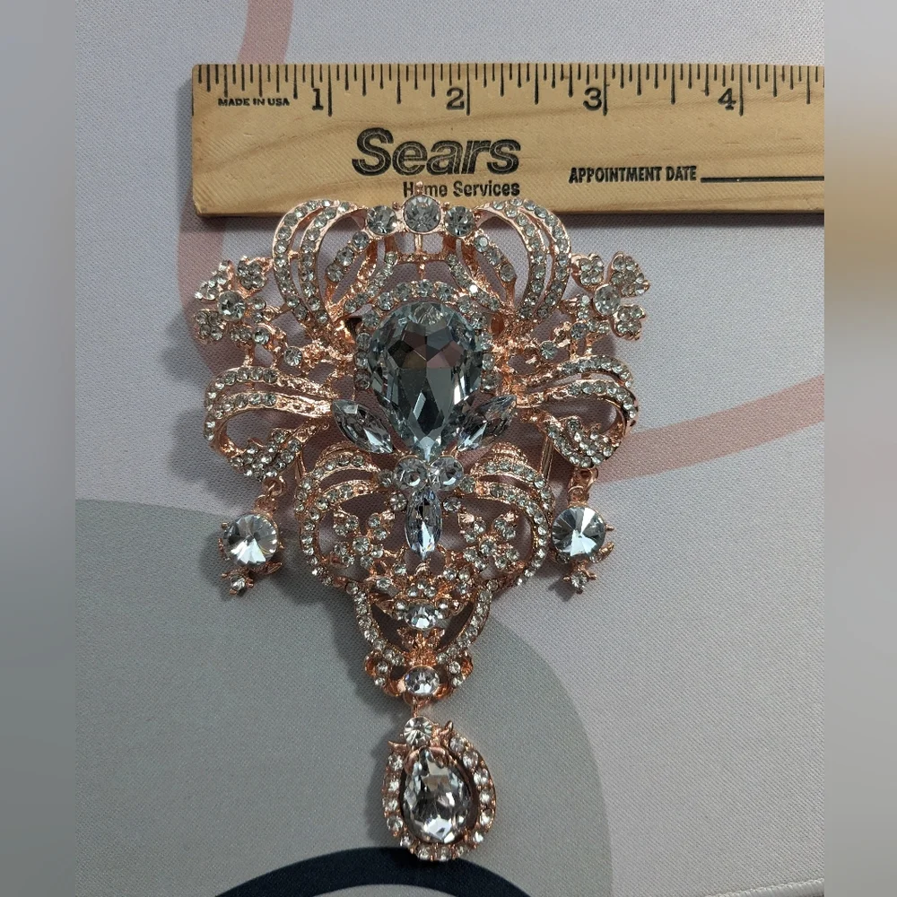 Set of 10 Brooches/Pins